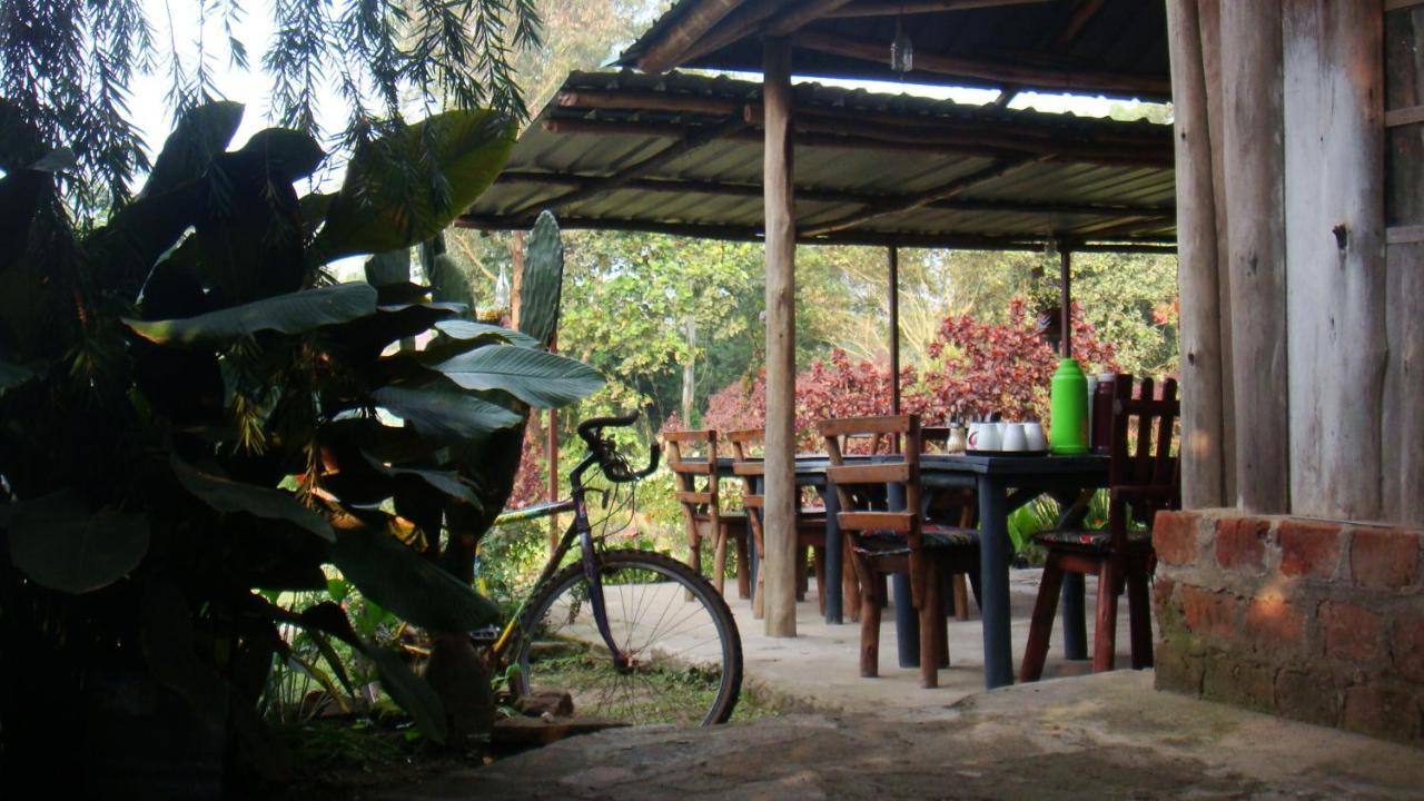 Kalitusi Backpackers Hostel&Campsite Fort Portal Exterior foto